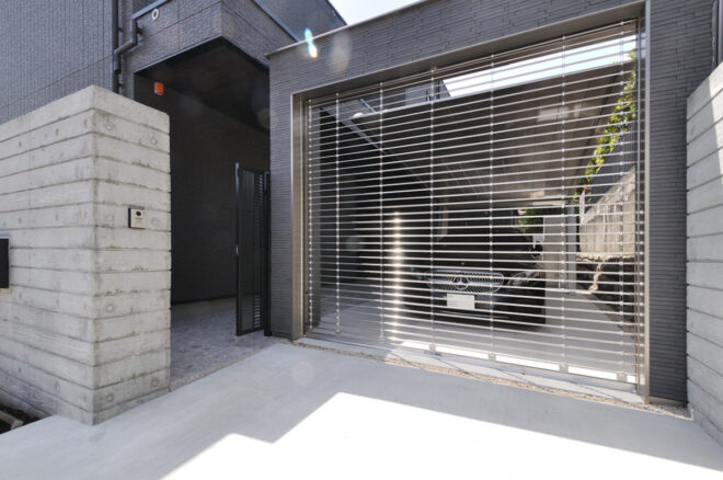 シャッターガレージ