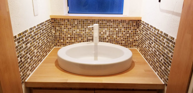 お手入れしやすいタイル洗面所