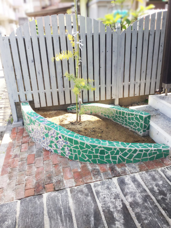 メキシコタイルの花壇DIY