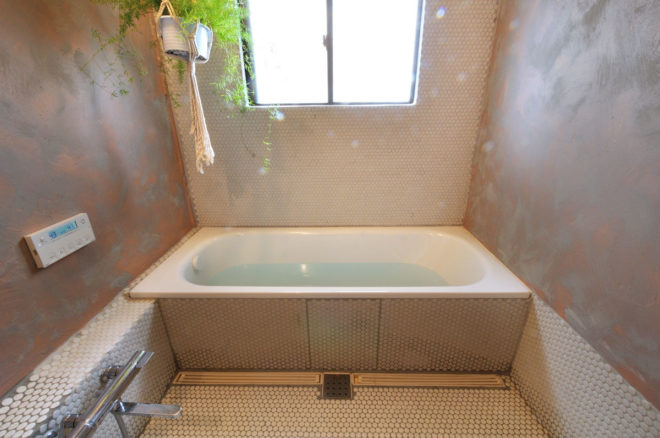 ヘイムスペイントで色ムラをつけたこだわりの壁面