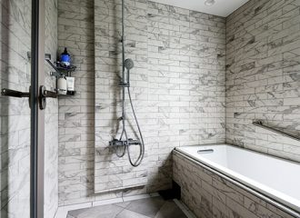 タイル張りユニットバス