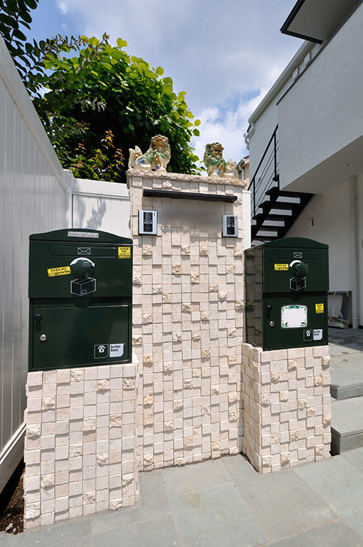 門柱と宅配ボックス