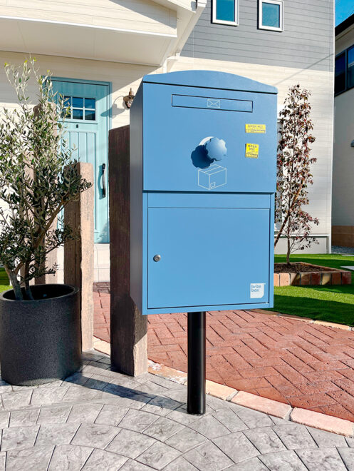 O様邸/宅配ボックス Brizebox Large ブルー:ポール施工