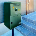 戸建用 宅配ボックス「ブライズボックス」口コミ/ダークグリーン(BL-DG):ポール施工