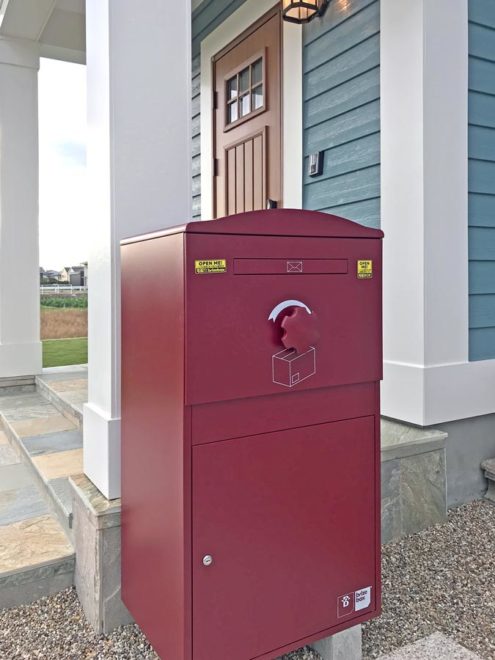 K様邸／宅配ボックス Brizebox Ex-Large ボルドー：据え置き施工