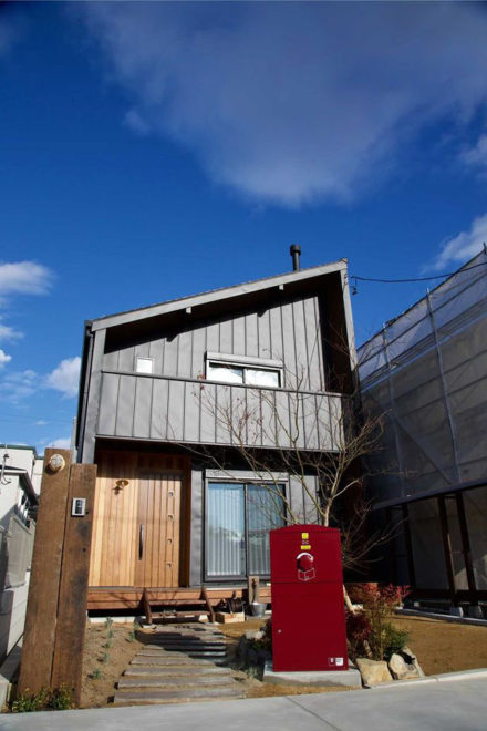 今ケン様邸/宅配ボックス Brizebox Ex-Large ボルドー:据え置き施工 戸建住宅用・宅配ボックス Brizebox 施工例・口コミ