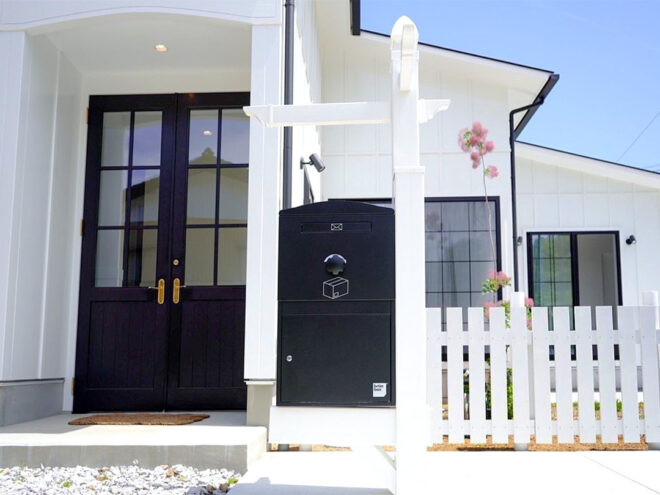 k.u.r.o_house様邸／宅配ボックス Brizebox Large