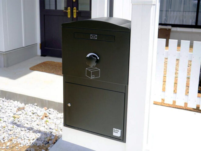 k.u.r.o_house様邸／宅配ボックス Brizebox Large_02