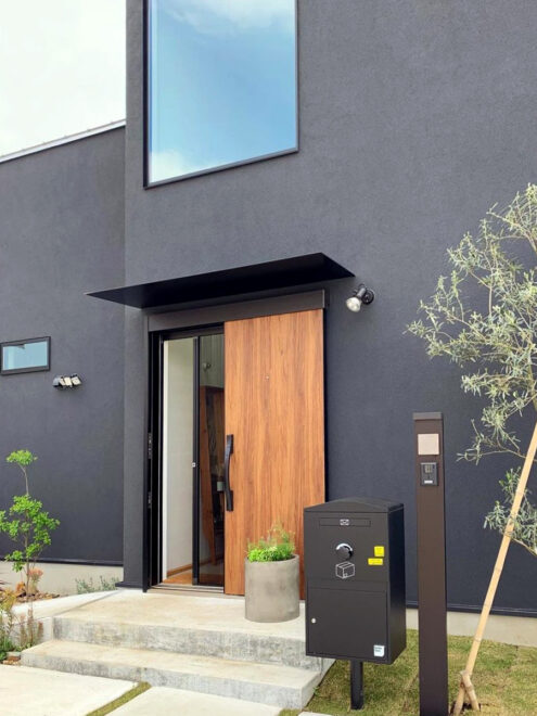 ds.no.ie様邸/宅配ボックス Brizebox Large ブラック:ポール施工