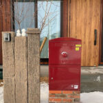 宅配ボックス「ブライズボックス」口コミ/ラージ(BL-BO):レンガ据置台座施工