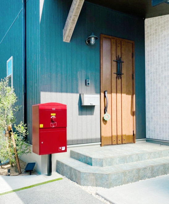 N様邸／宅配ボックス Brizebox Large ボルドー：ポール施工