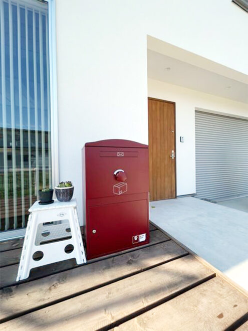 tomomi_birumi様邸/宅配ボックス Brizebox Large ボルドー:据え置き施工
