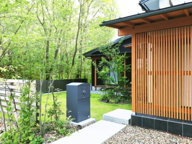 和モダンな住宅に似合う宅配ボックス「ブライズボックス」