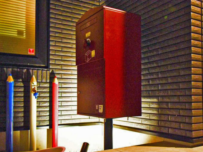 ライトアップで夜の開閉も安心