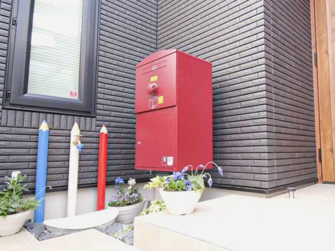  色えんぴつ型立水栓　宅配ボックス Brizebox Large ボルドー