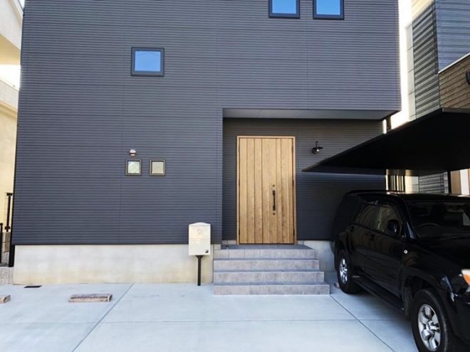 H様邸/Standard アイボリー(BS-Iv):ポール施工 H様邸/Standard アイボリー(BS-Iv):ポール施工