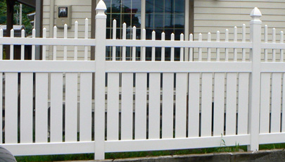 セミプライバシーフェンス ウィズ ピケット