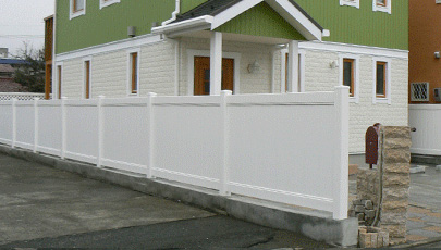 ソリッドプライバシーフェンス