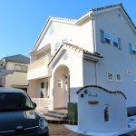 S工務店 E様邸/Large グリーン(BL-G):据え置き施工 戸建用 宅配ボックス「ブライズボックス」口コミ・施工写真