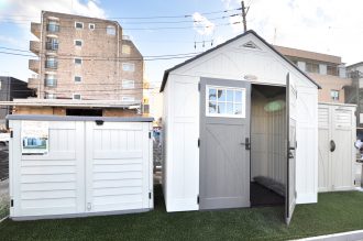 ボウクス川崎本店にて展示中:アメリカ生まれの樹脂製物置 「ホームデザインシリーズ Tremont」施工例 樹脂製物置 BMS8400